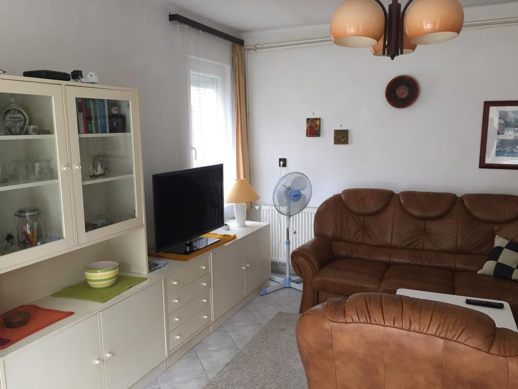 Siraly Apartman Balatonfůzfő Pokoj fotografie