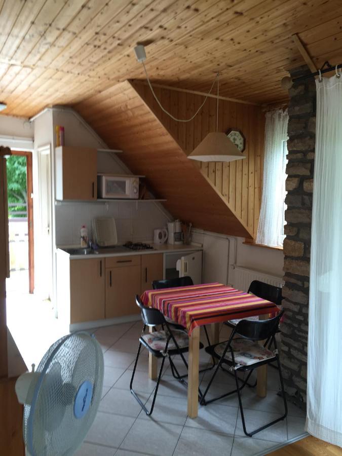 Siraly Apartman Balatonfůzfő Exteriér fotografie